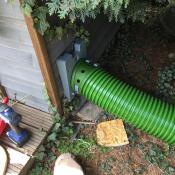 Un tunnel verde collegato a una conigliera