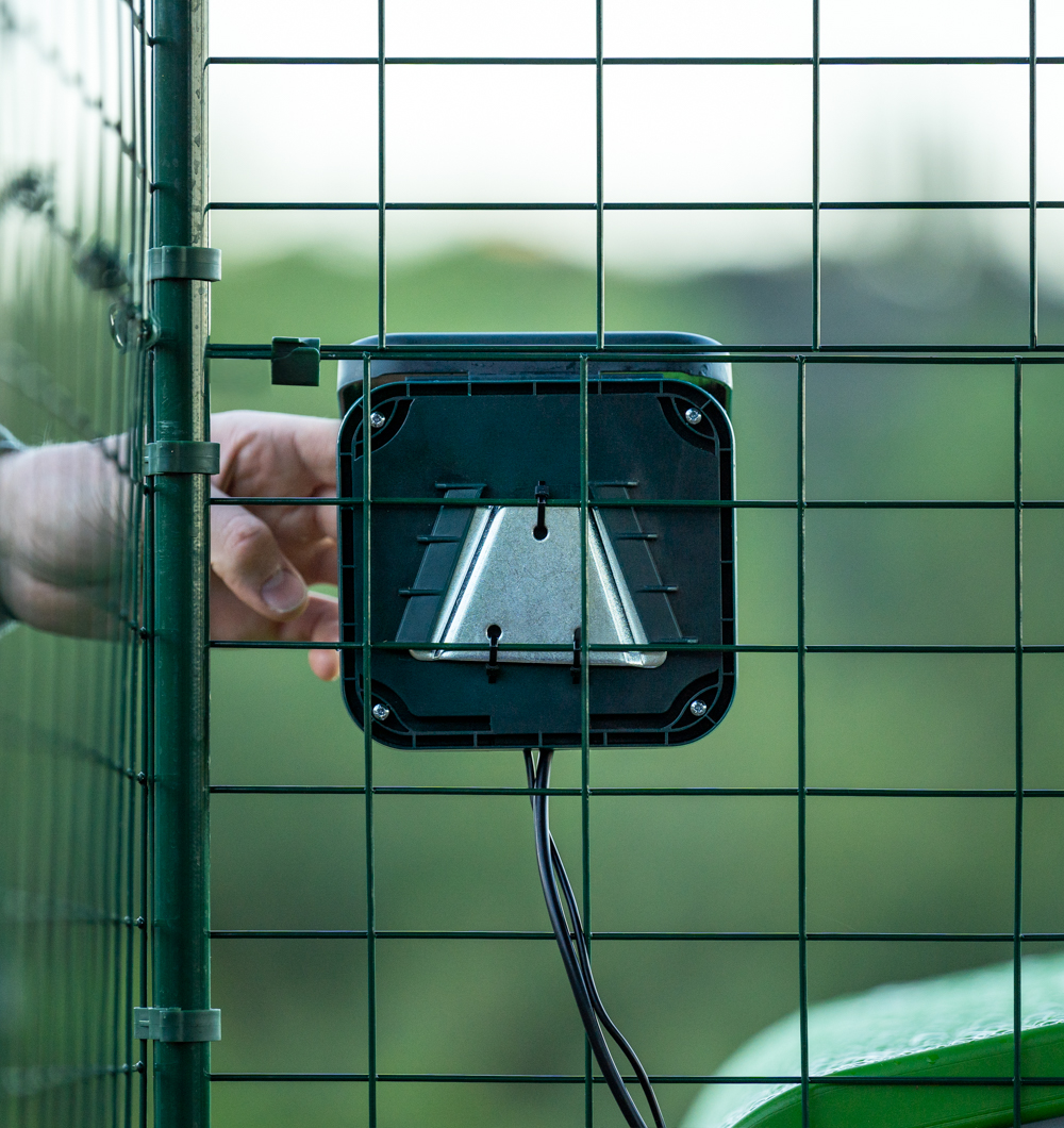 Staffa inclusa per il pannello di comando di Smart Autodoor